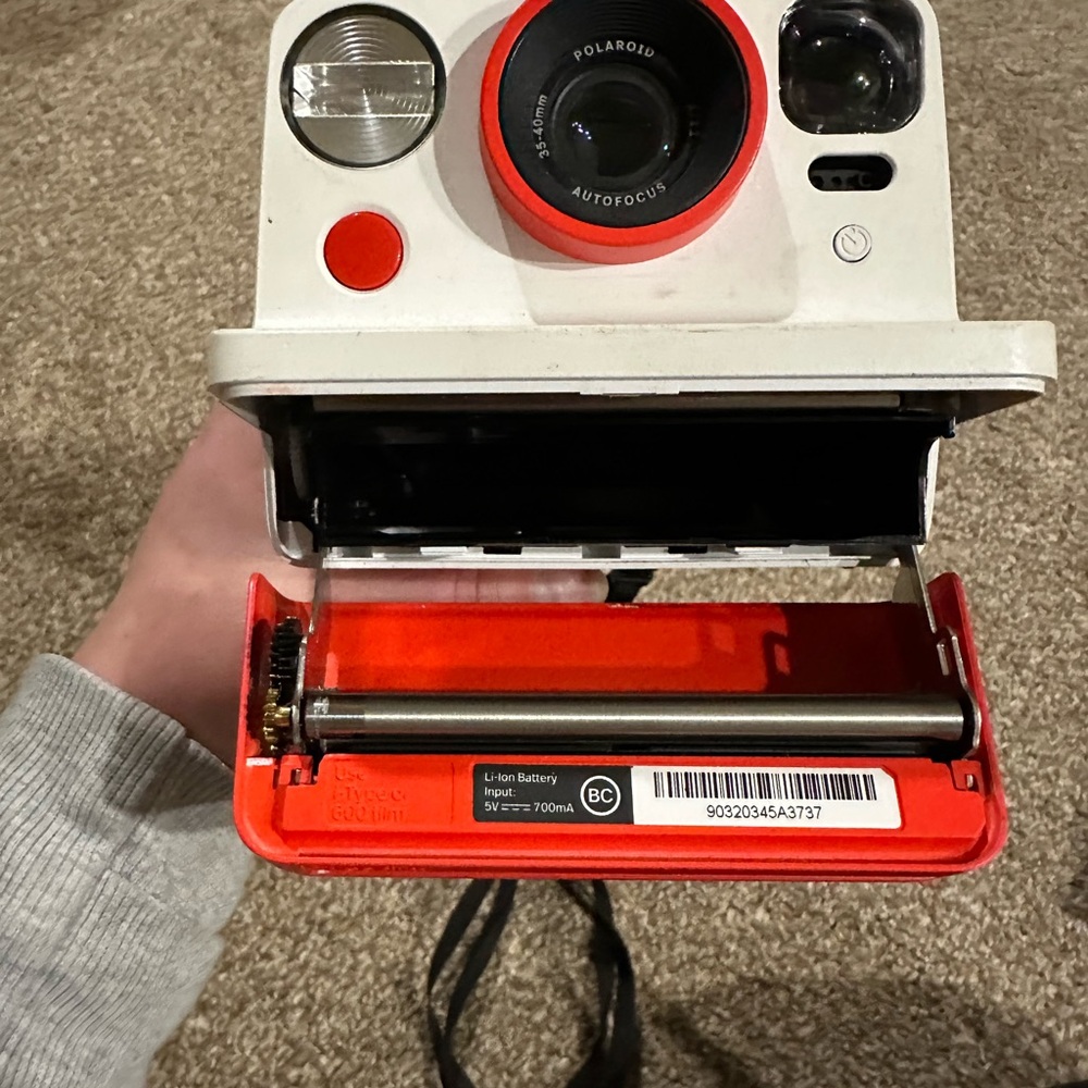 Polaroid Now Vibrant Red Instant Camera - Picture 14 of 16